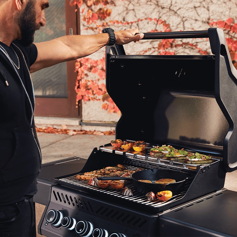 RSE425RSIBPMK-Napoleon, Phantom Rogue® SE 425 Gas Grill with Infrared Side and Rear Burner / เตาบาร์บีคิวแก๊สนโปเลียนรุ่นPhantom RSE425RSIBPMK RSE425RSIBPMK-Napoleon, Phantom Rogue® SE 425 Gas Grill with Infrared Side and Rear Burner / เตาบาร์บีคิวแก๊สนโปเลียนรุ่นPhantom RSE425RSIBPMK