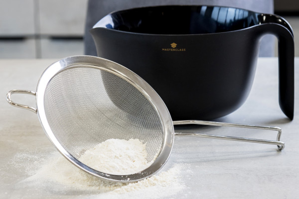 MCSS180 - MC SIEVE 18CM FINE MESH ROUND Stainless STEEL กระชอนสเตนเลสมาสเตอร์คลาส 18 cm