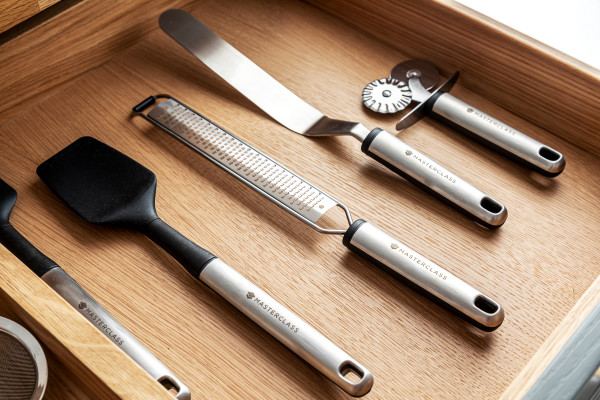 MCSSZEST - MC ZESTER GRATER SS SOFT GRIP GREY ที่ขูดผิวเลมอนสเตนเลสแบบมือจับเล็กมาสเตอร์คลาส