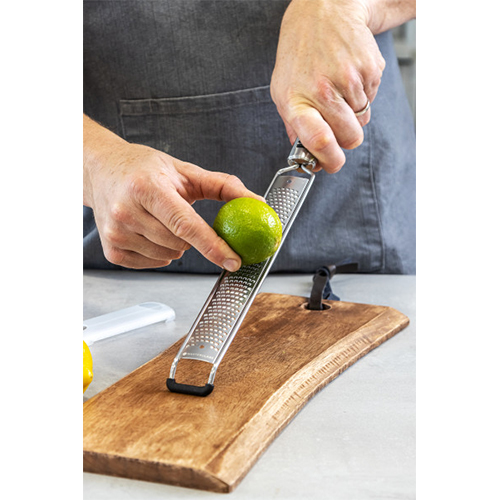 MCGRATEZEST - MC FLAT ZESTER GRATER S/STEEL ที่ขูดผิวเลมอนสเตนเลสแบบมือจับใหญ่มาสเตอร์คลาส