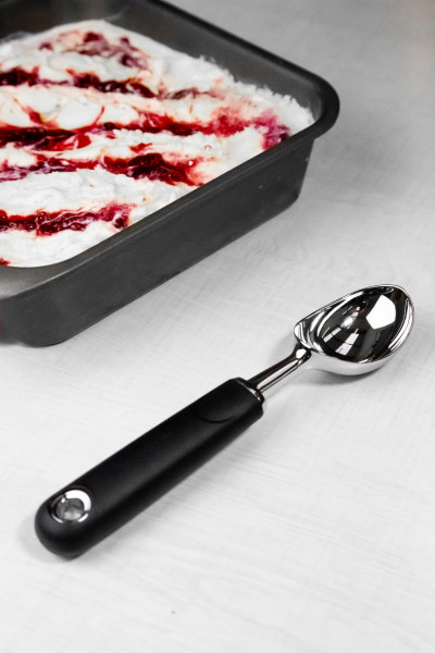 MCSGNWSSIC - MC SOFT GRIP ICE CREAM SCOOP S/STEEL ที่ตักไอศกรีมมาสเตอร์คลาส