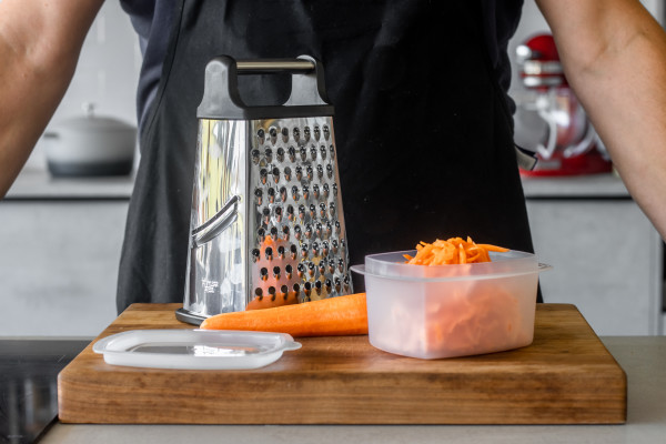 MCGRATCOL - MC BOX GRATER WITH COLLECTOR S/STEEL กล่องขูดชีสสเตนเลสมาสเตอร์คลาส